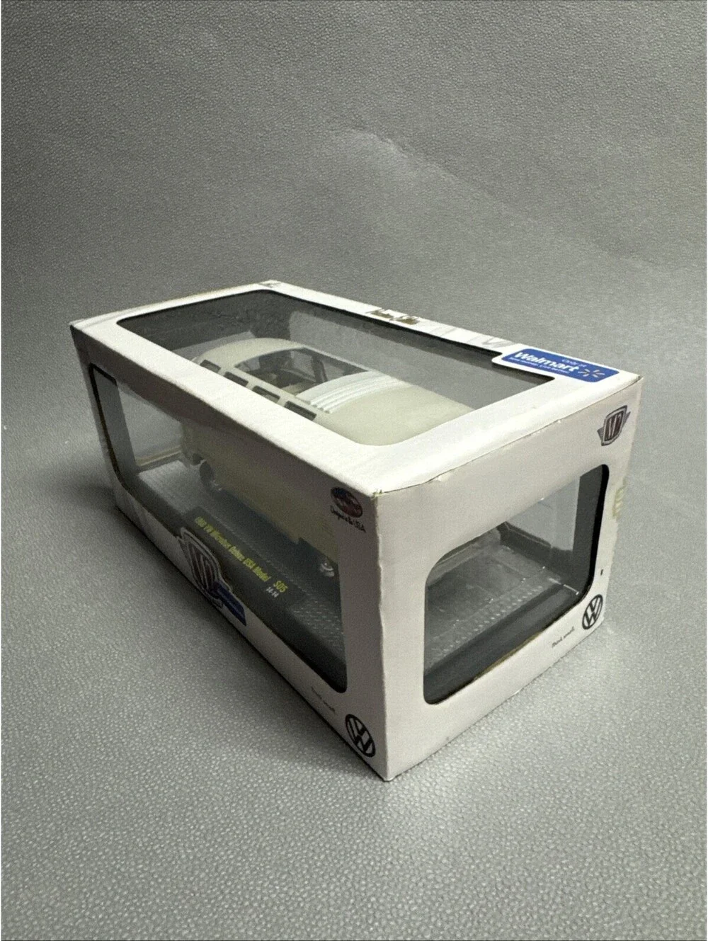 M2 Machines 1/24 1960 VW Microbus Deluxe USA Model S05 Cream White Open Rag Top